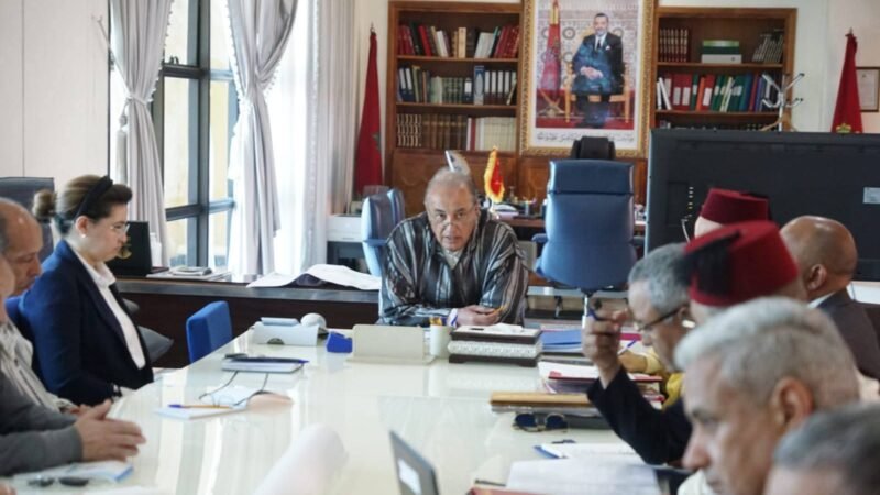 قلعة السراغنة..اجتماع يتدارس تزويد 40 دوارا بالماء بحوالي 8 ملايير في الجوالة والجبيل