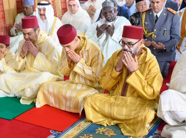أمير المؤمنين يؤدي صلاة عيد الأضحى بالرباط
