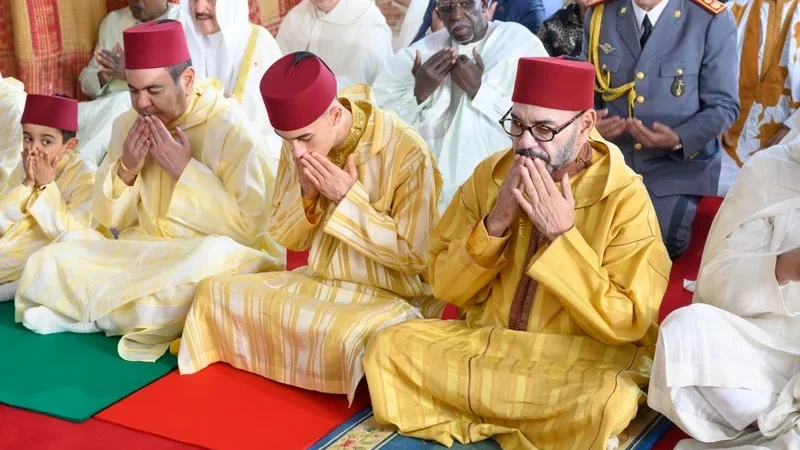 أمير المؤمنين يؤدي صلاة عيد الأضحى بالرباط