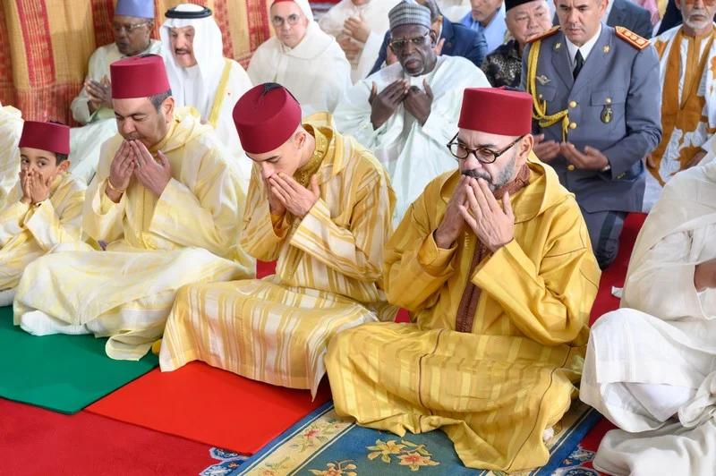 أمير المؤمنين يؤدي صلاة عيد الأضحى بالرباط