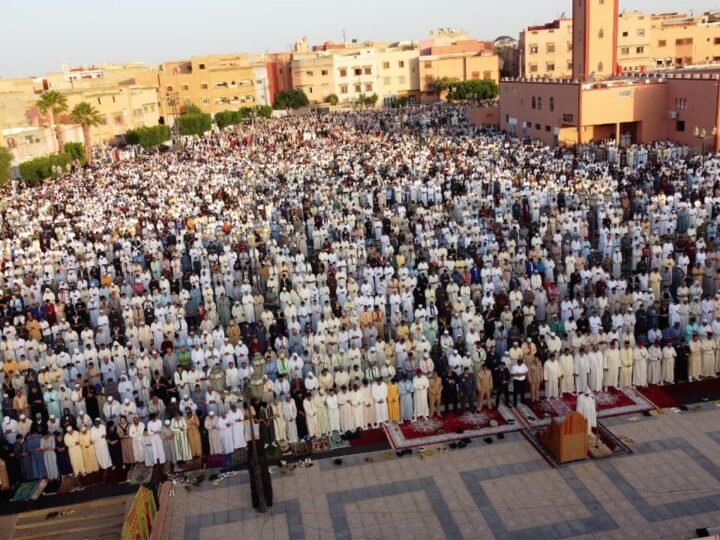 عامل الرحامنة يؤدي صلاة عيد الأضحي بساحة المحسنين