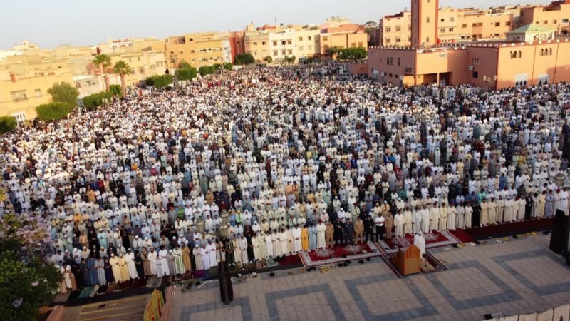 عامل الرحامنة يؤدي صلاة عيد الأضحي بساحة المحسنين