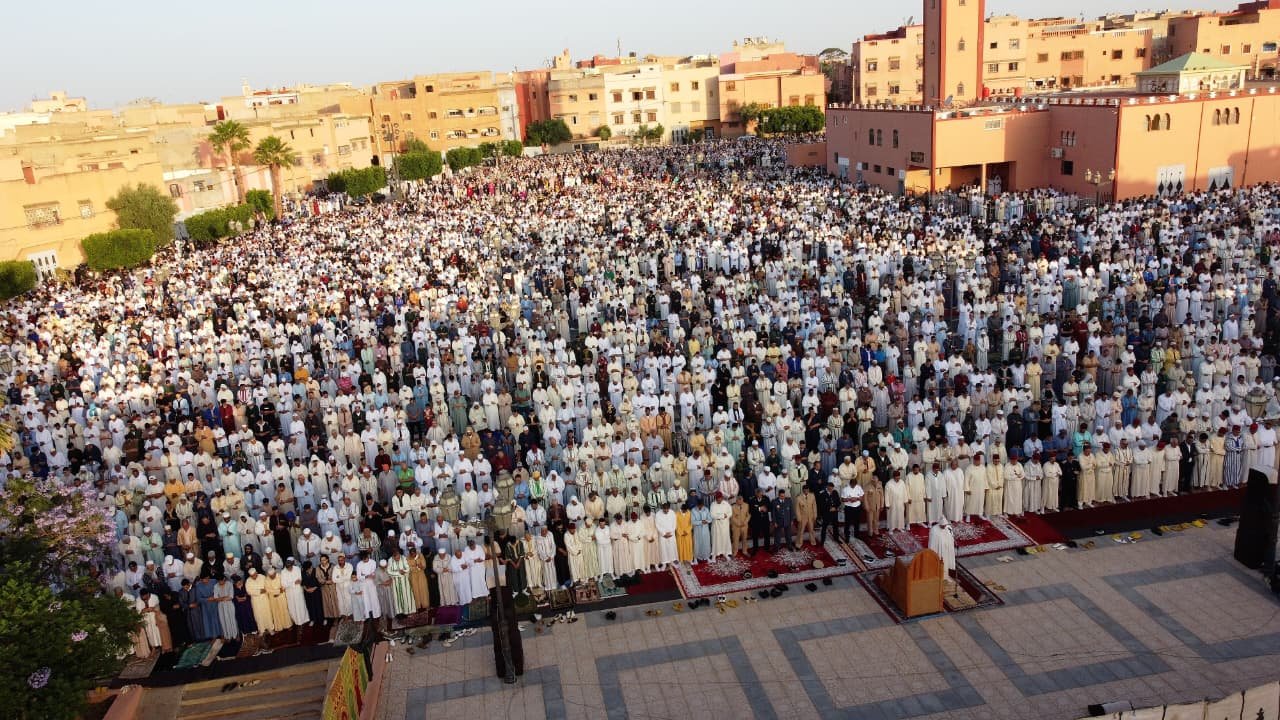 عامل الرحامنة يؤدي صلاة عيد الأضحي بساحة المحسنين