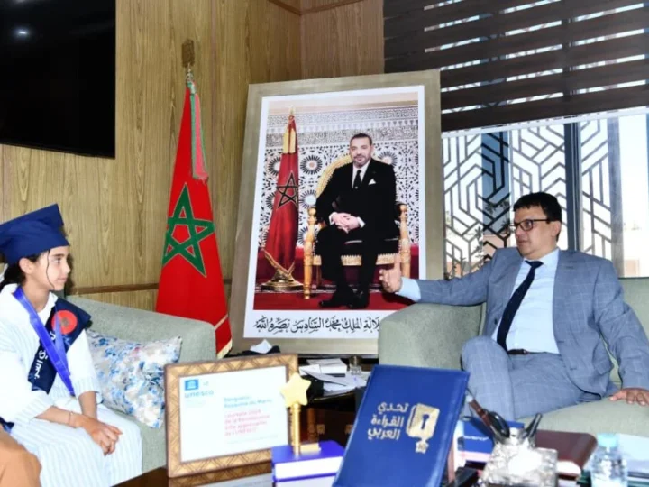 عامل الرحامنة يكرّم بطلي تحدي القراءة العربي في ذكرى “المبادرة”