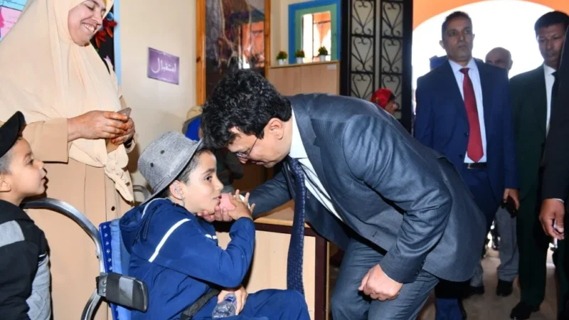 الرحامنة..توزيع سيارات للنقل المدرسي وتجهيزات لفائدة سجناء سابقين في ذكرى إطلاق “المبادرة”