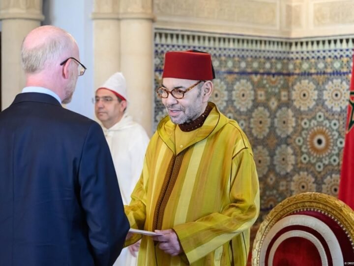 الملك محمد السادس يستقبل سفراء أجانب