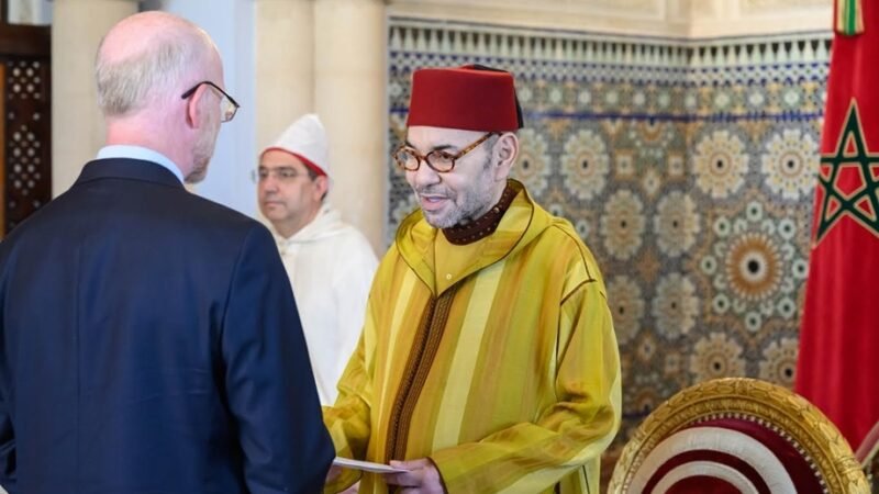 الملك محمد السادس يستقبل سفراء أجانب