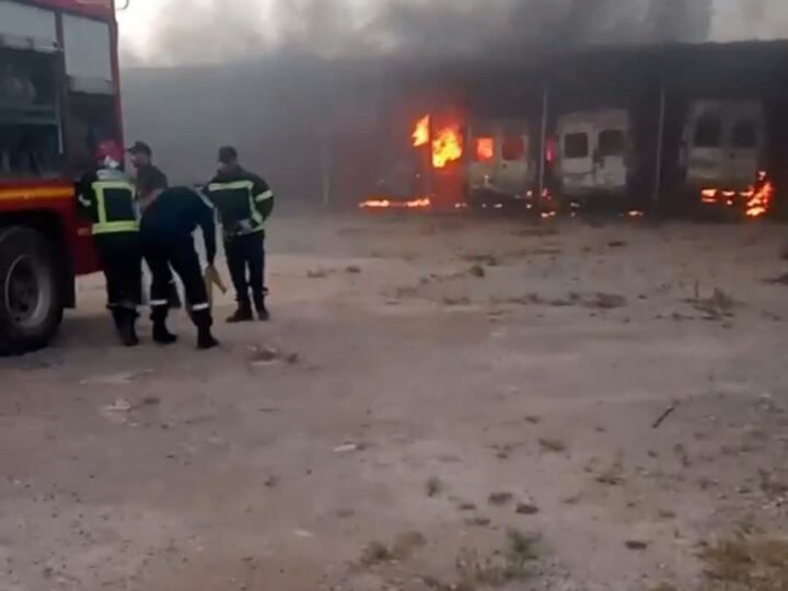 قلعة السراغنة..النيران تندلع بمستودع جماعة الفرائطة ـصور