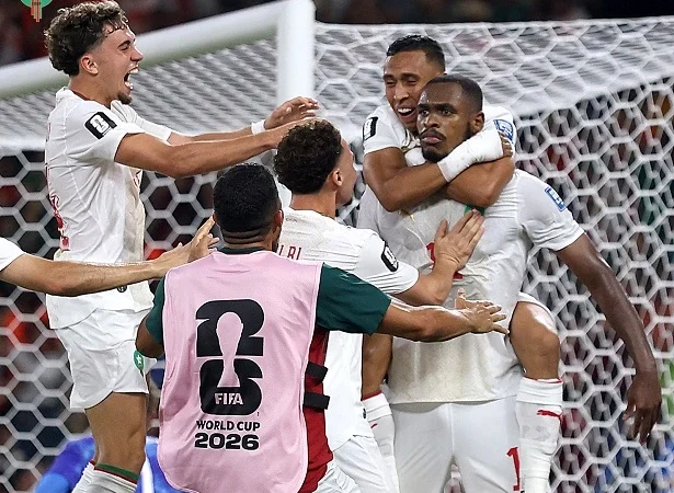 المغرب يهزم الطواحين الهولندية ويتأهل لثمن نهائي كأس العالم