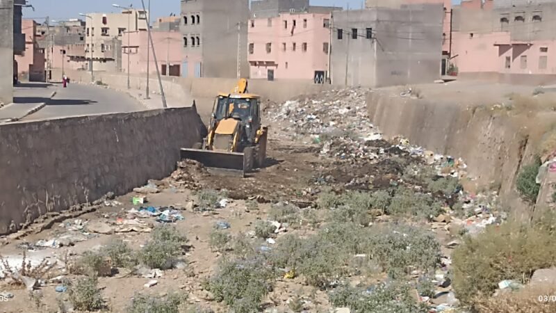 سائق جرافة يغمى عليه خلال حملة نظافة بابن جرير