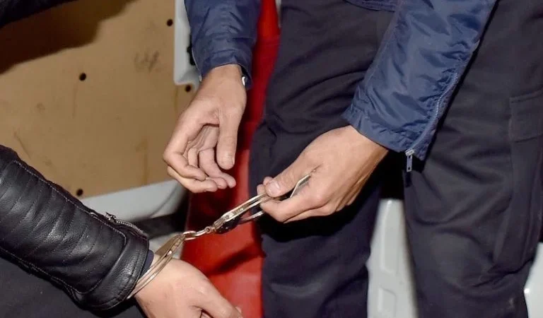 مروّج كوكايين وأقراص هلوسة في قبضة شرطة ابن جرير
