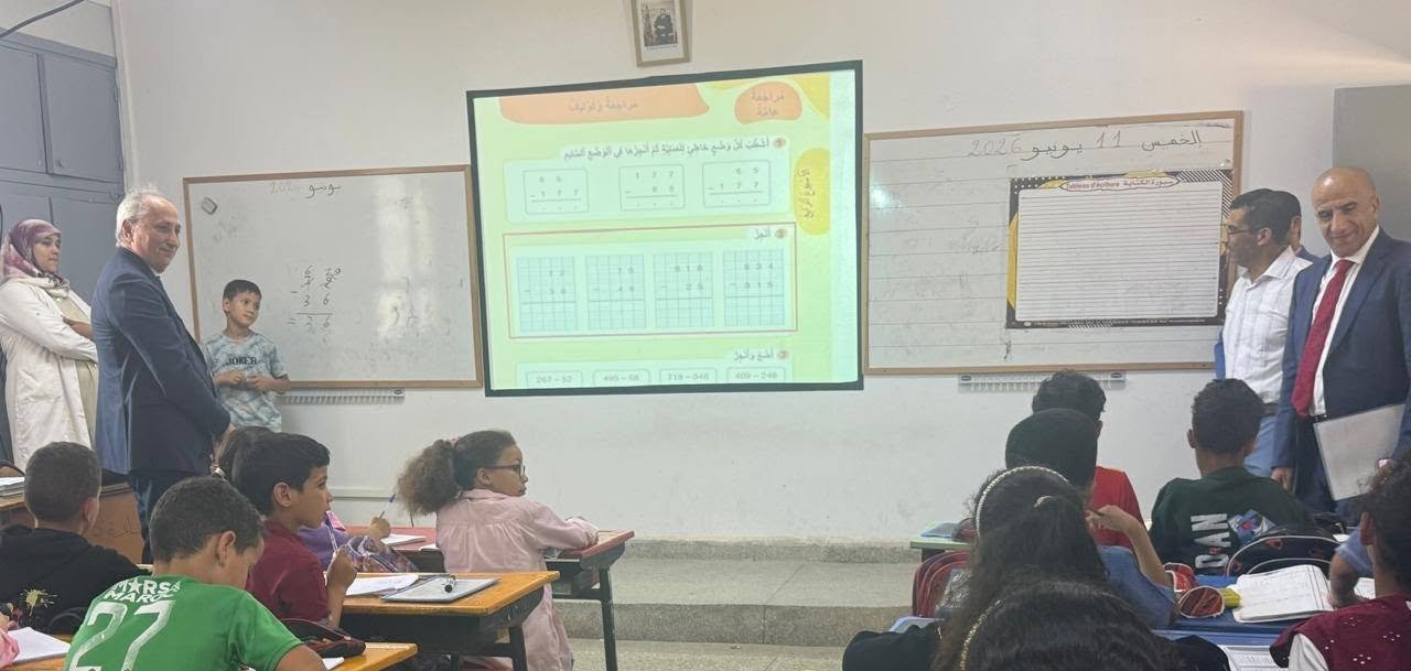 وزير التعليم يزور مدرستين بابن جرير