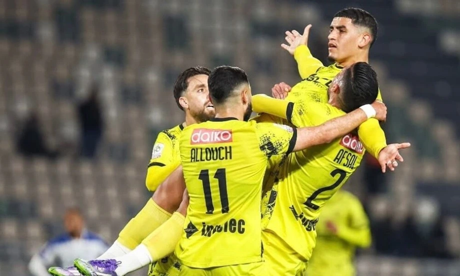 المغرب الفاسي يتوج بلقب البطولة