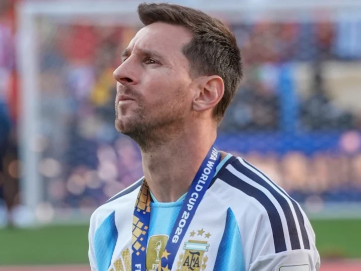 ميسي يعتزل اللعب مع منتخب الأرجنتين