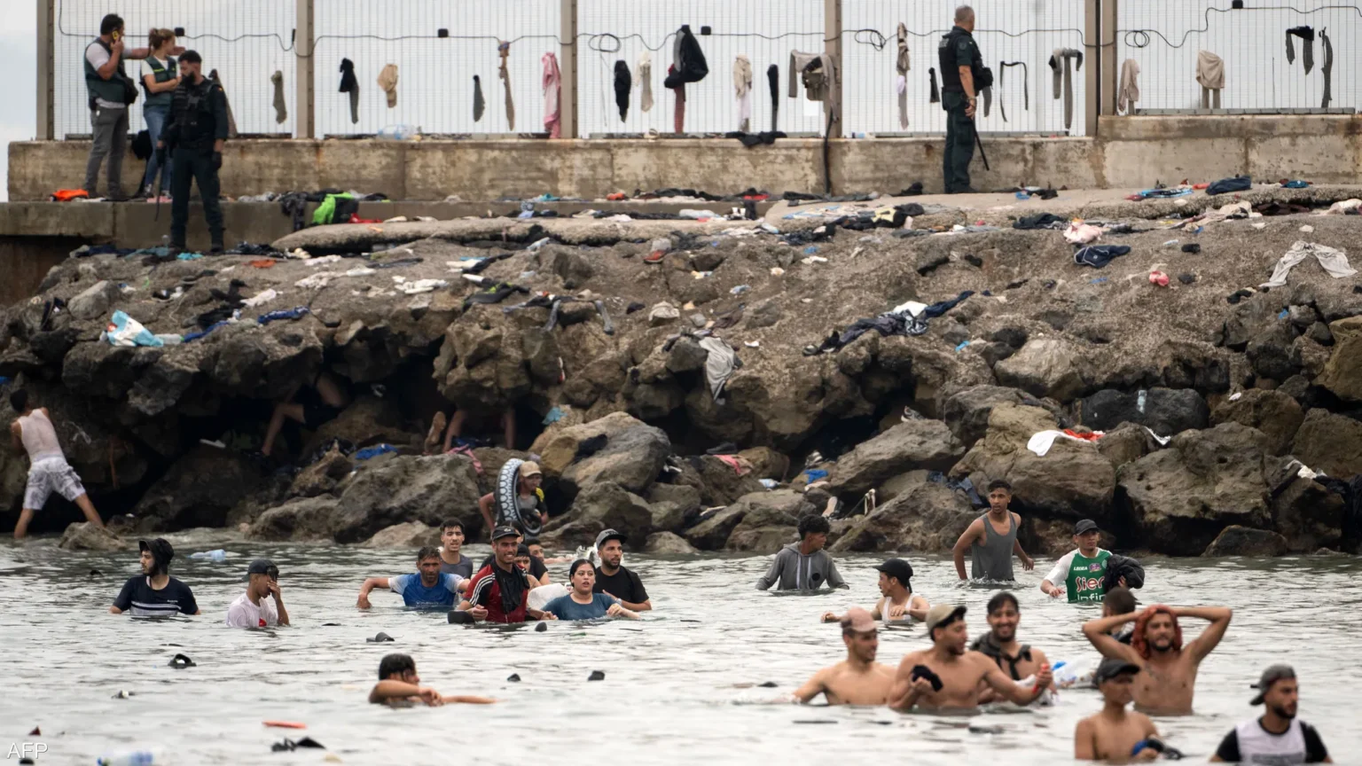 سانشيز ينفي أي مسؤولية للمغرب عن تدفق المهاجرين إلى سبتة المحتلة