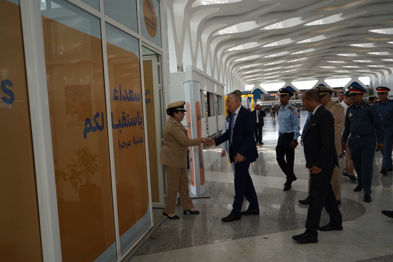 والي مراكش يتفقد مطار المنارة بمناسبة اليوم الوطني للمغاربة المقيمين بالخارج