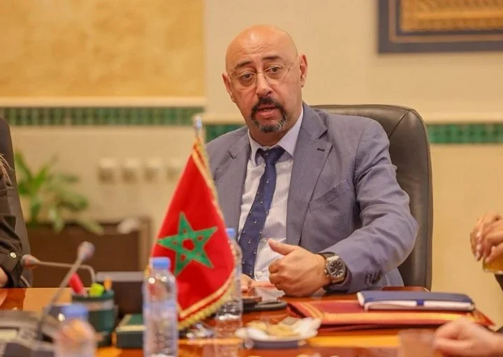 عمدة طنجة يعود من إسبانيا للاستماع إليه في قضية الأوراق الانتخابية