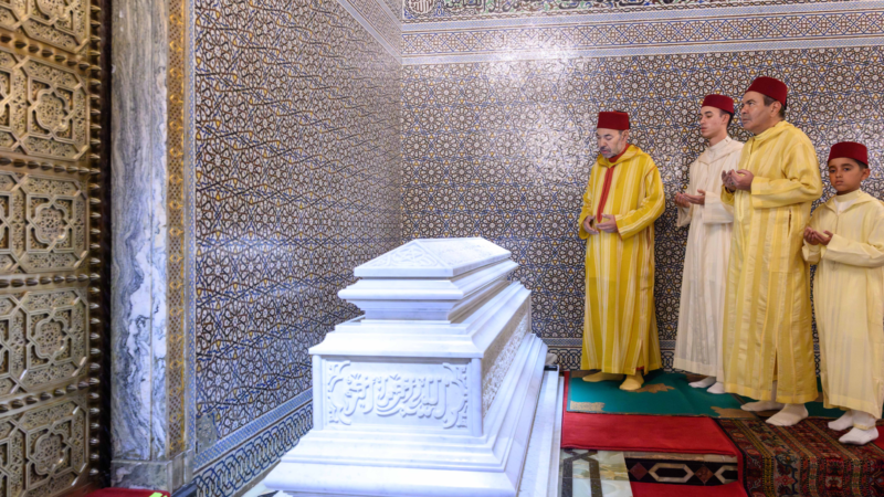 أمير المؤمنين يترأس حفلا دينيا إحياءً لذكرى وفاة الملك الحسن الثاني