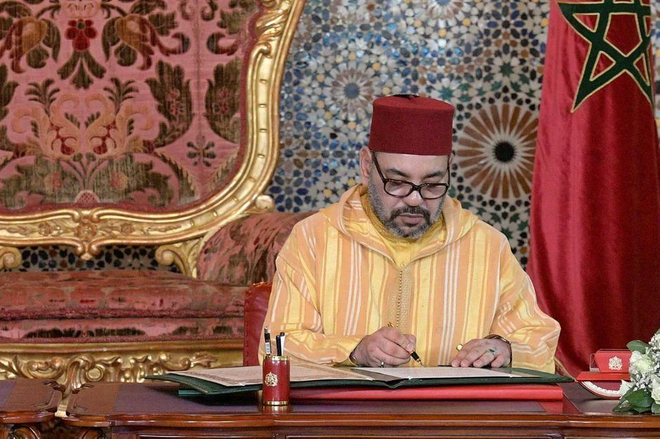 الملك محمد السادس يعزّي أسرة الشيخ لارباس ولد الشيخ محمد الأغظف ولد الشيخ ماء العينين