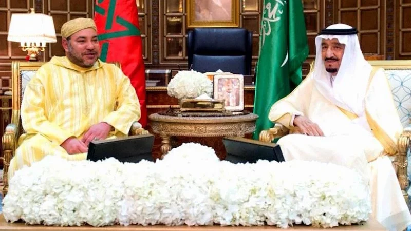 الملك محمد السادس يستنكر استهداف السعودية