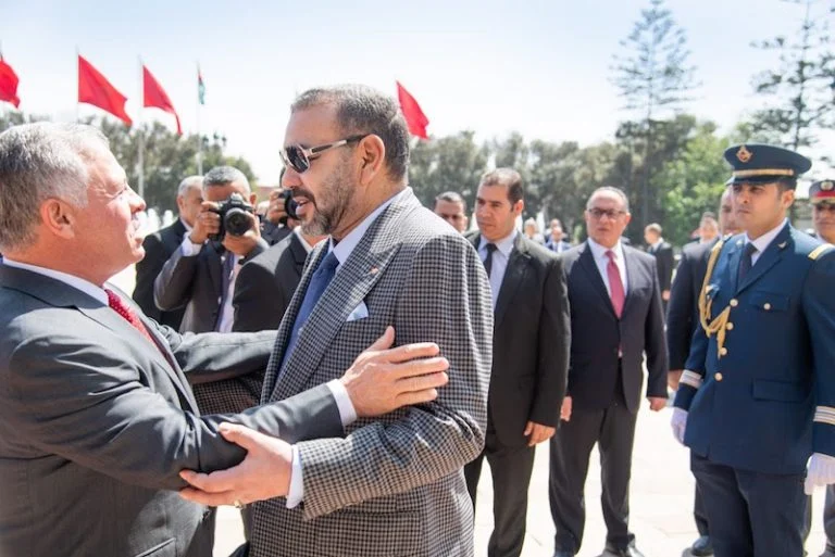 الملك محمد السادس يدين الاعتداءات الإيرانية على الأردن