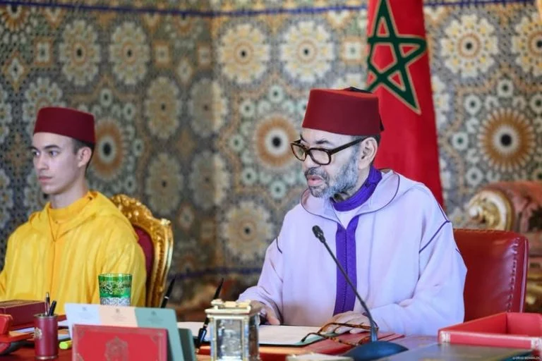 الملك محمد السادس يترأس جلسة عمل بشأن المركب الصناعي بالناظور وتوسيع ميناء طنجة