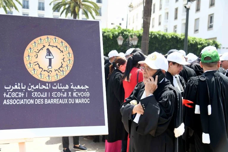 بعد 4 أشهر من “الإضراب”..المحامون يعودون إلى المحاكم