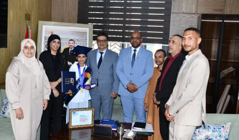 التلميذة الرحمانية خديجة بومليك تمثّل المغرب في تحدي القراءة العربي بالإمارات