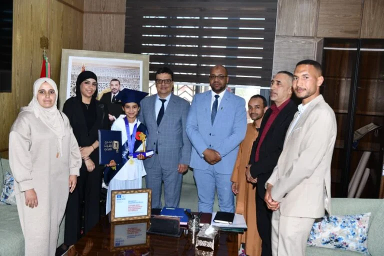 التلميذة الرحمانية خديجة بومليك تمثّل المغرب في تحدي القراءة العربي بالإمارات