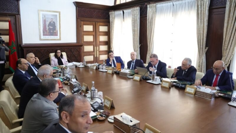 الحكومة تصادق على مشروع قانون المالية