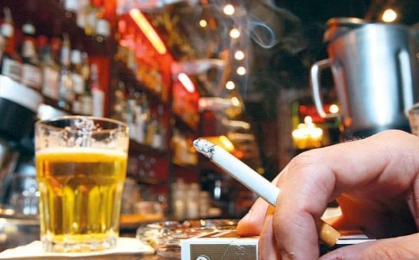 حكومة المنصوري تبرمج مداخيل بأكثر من 2300 مليار سنتيم من السجائر والخمور