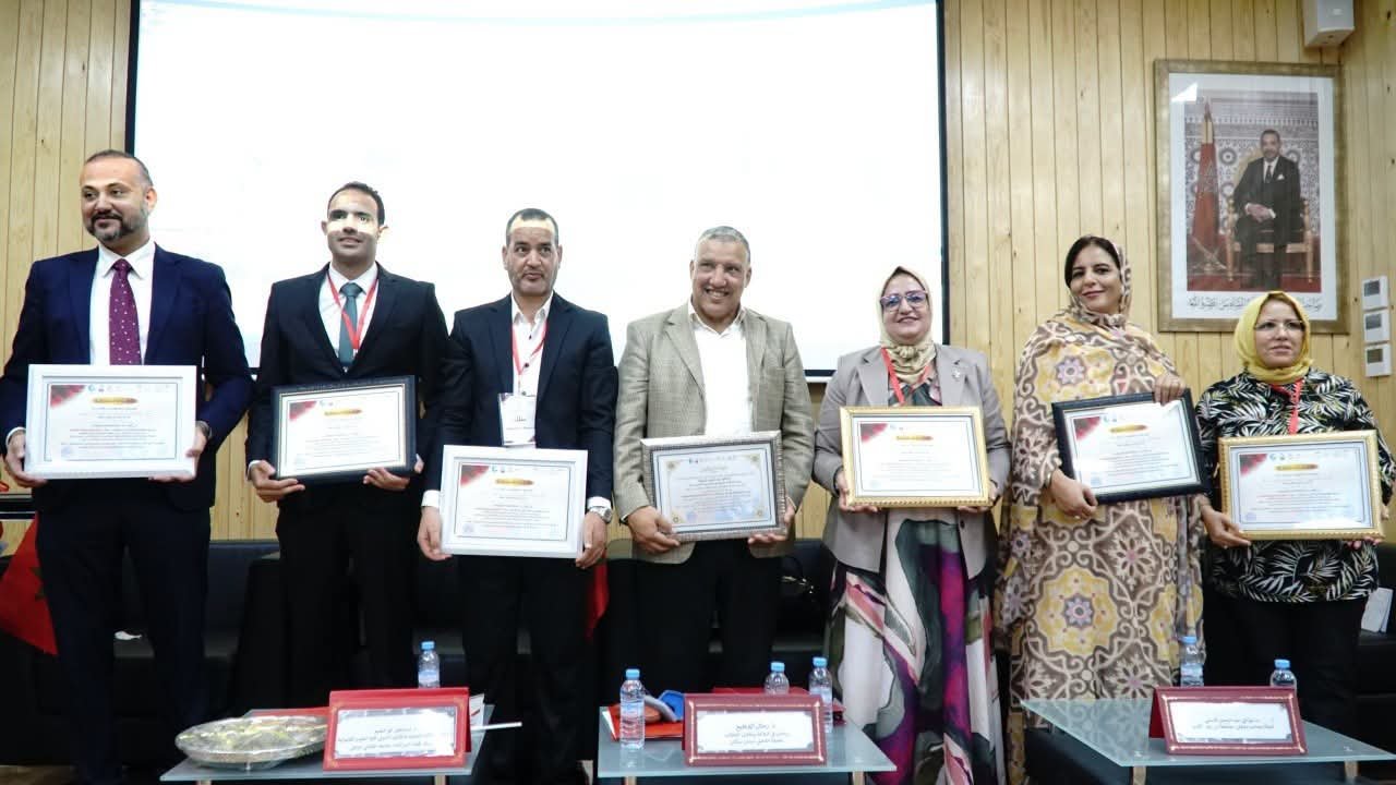 مراكش..مركز القاضي عياض للعلوم الإنسانية ينظم ندوة احتفالا بعيد الوحدة والمسيرة الخضراء